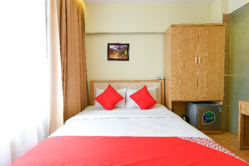 Oyo 210 Saki Hotel Ханой Экстерьер фото